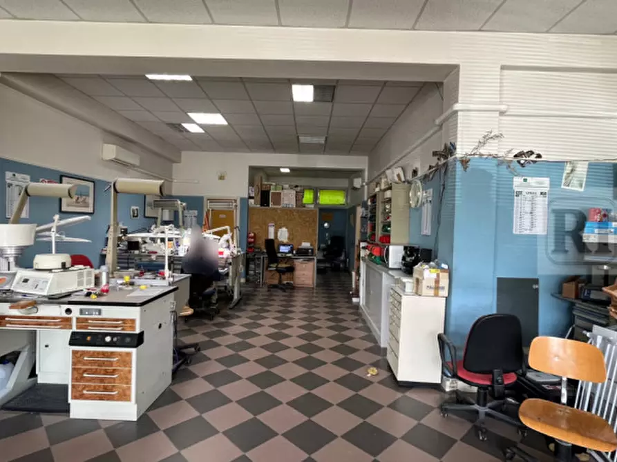 Immagine 5 di Negozio in affitto  in Via roma a Limena