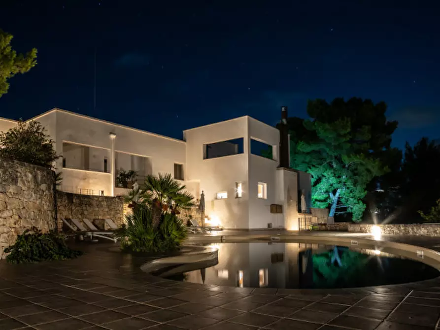 Immagine 4 di Villa in vendita  in FREEX a Martina Franca