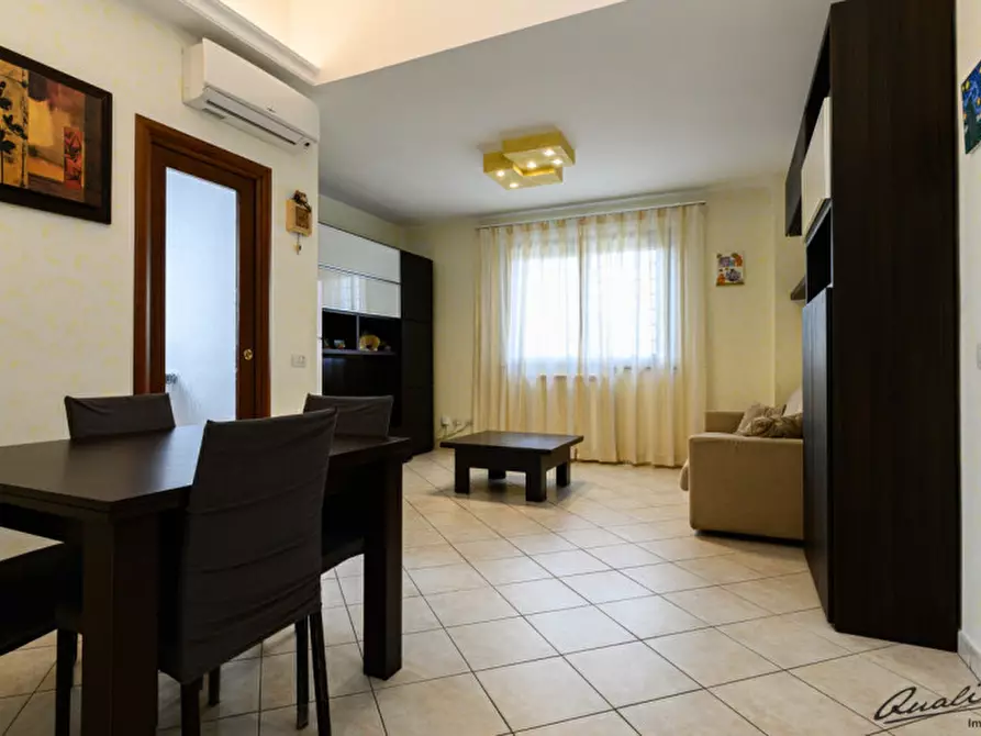 Immagine 4 di Appartamento in vendita  in Via Prizzi a Roma