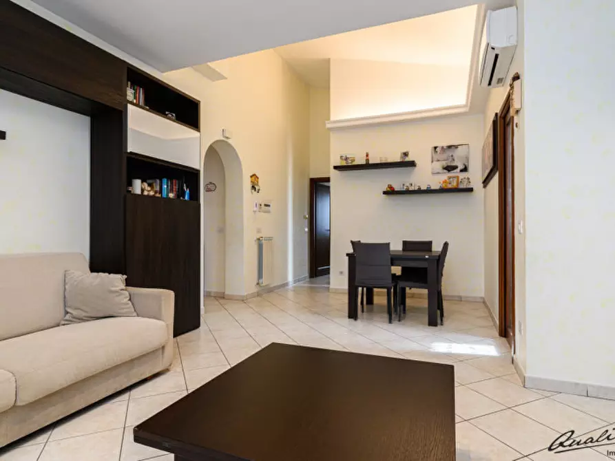 Immagine 7 di Appartamento in vendita  in Via Prizzi a Roma