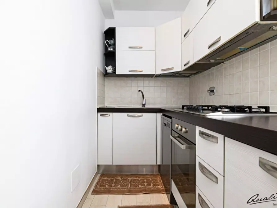 Immagine 10 di Appartamento in vendita  in Via Prizzi a Roma