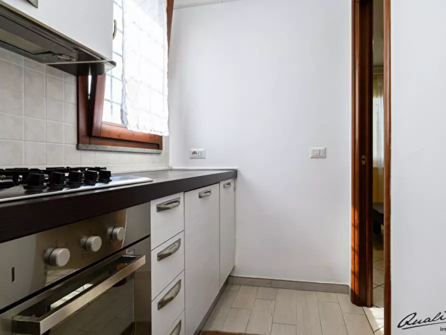 Immagine 11 di Appartamento in vendita  in Via Prizzi a Roma