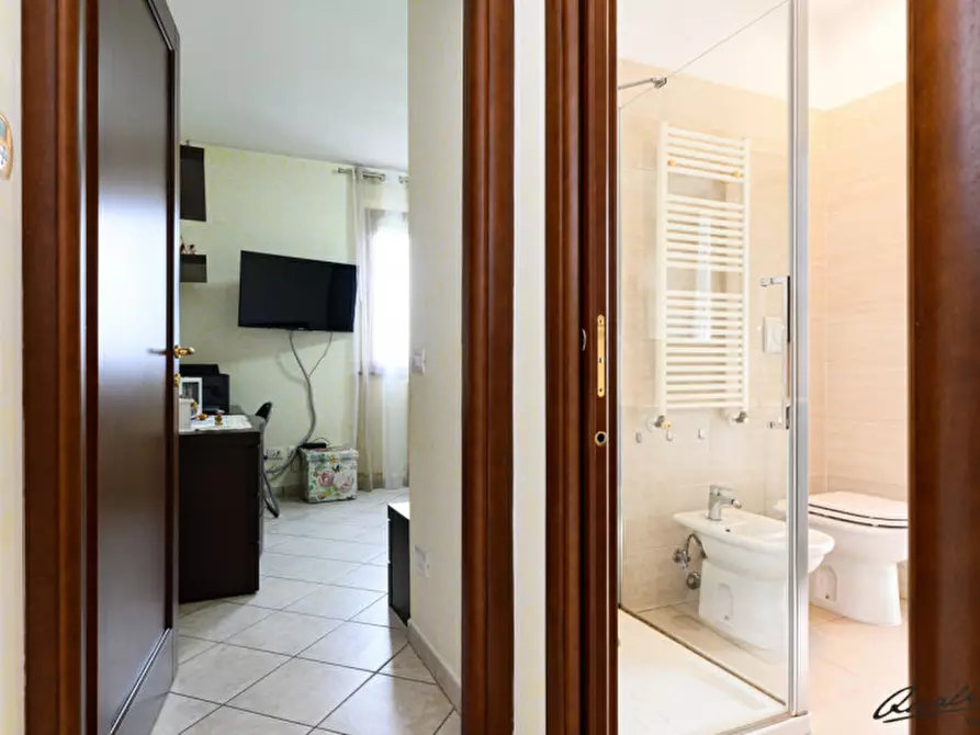 Immagine 13 di Appartamento in vendita  in Via Prizzi a Roma