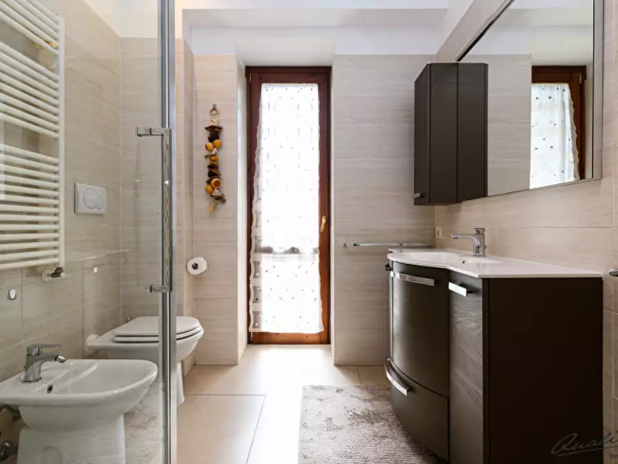 Immagine 15 di Appartamento in vendita  in Via Prizzi a Roma