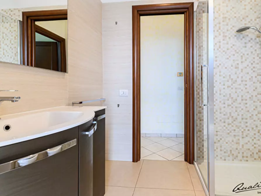 Immagine 17 di Appartamento in vendita  in Via Prizzi a Roma