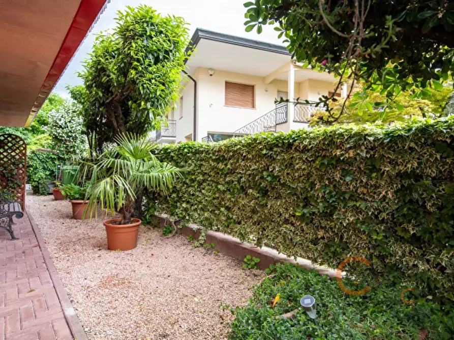 Immagine 4 di Casa bifamiliare in vendita  in Via Cavour a Vigodarzere