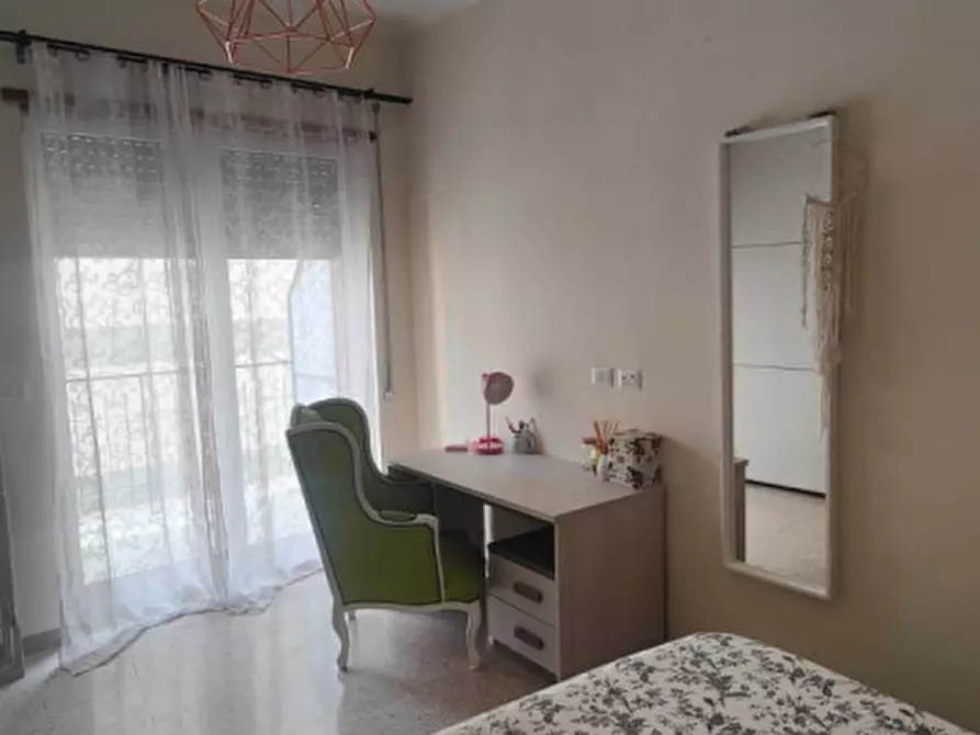 Immagine 1 di Camera in affitto  in via Giulio Palermo a Napoli