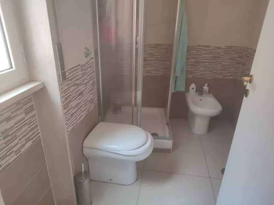 Immagine 13 di Camera in affitto  in via Giulio Palermo a Napoli