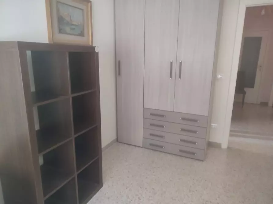 Immagine 25 di Camera in affitto  in via Giulio Palermo a Napoli