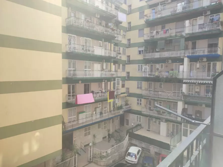 Immagine 30 di Camera in affitto  in via Giulio Palermo a Napoli