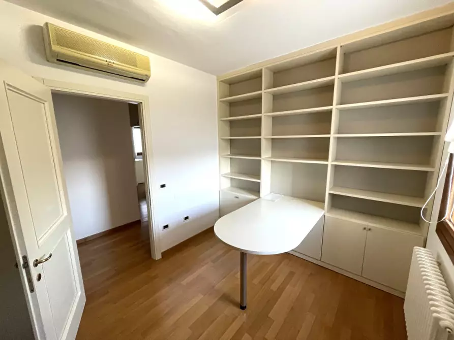 Immagine 19 di Appartamento in vendita  in Via delle Querce a Castelfranco Veneto