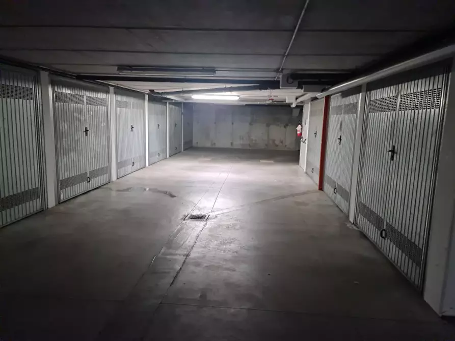 Immagine 3 di Garage in vendita  in via g.di vittorio a Marzabotto