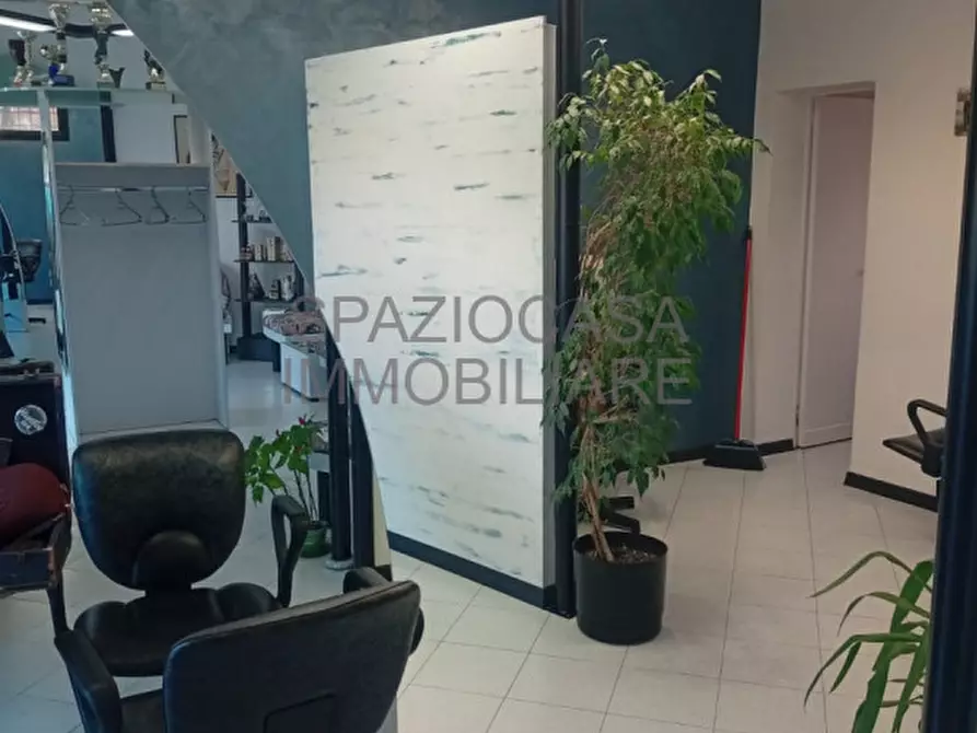 Immagine 1 di Negozio in affitto  in Via Ponterotto a Padova