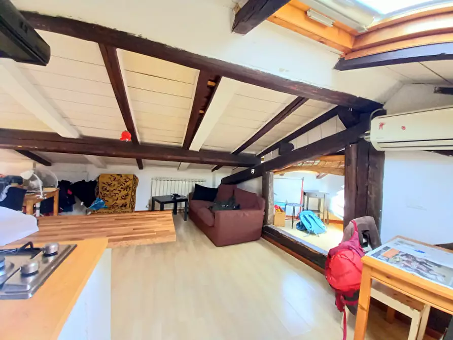 Immagine 4 di Loft/Open space in vendita  in via Massarenti 91 a Bologna