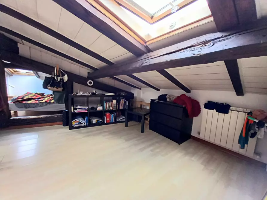 Immagine 10 di Loft/Open space in vendita  in via Massarenti 91 a Bologna