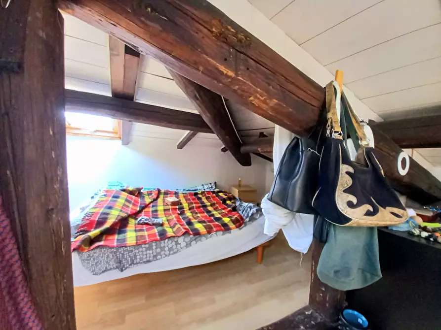 Immagine 11 di Loft/Open space in vendita  in via Massarenti 91 a Bologna