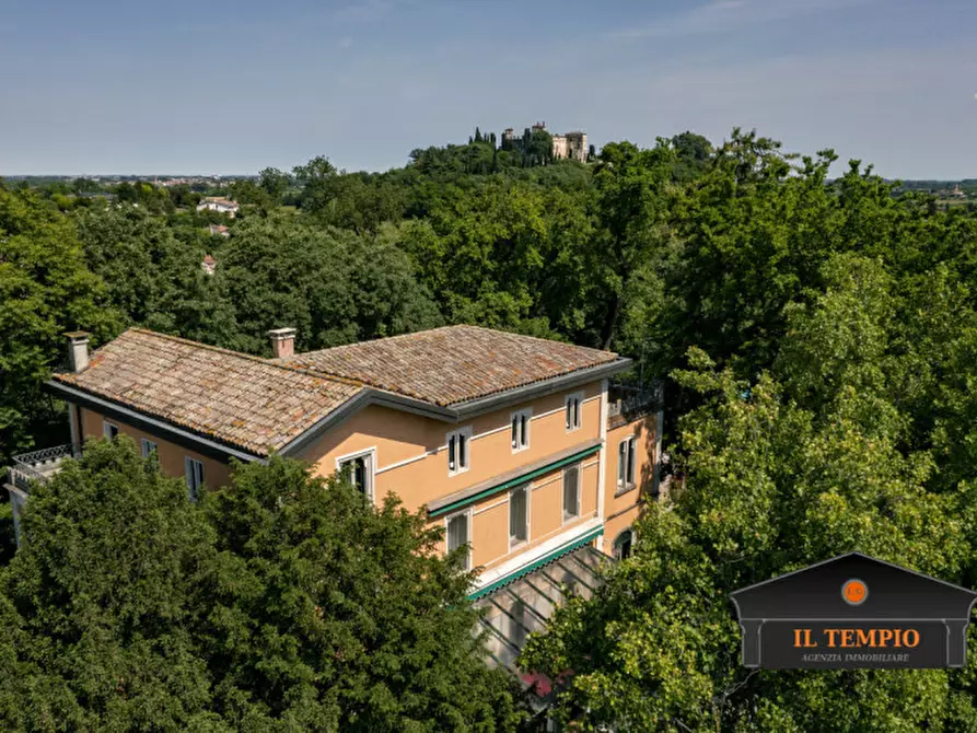 Immagine 2 di Villa in vendita  in via castello a Vicenza