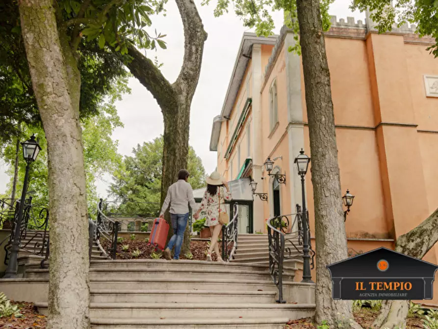 Immagine 5 di Villa in vendita  in via castello a Vicenza