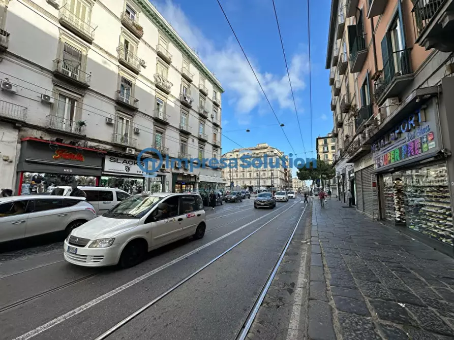 Immagine 2 di Negozio in vendita  in Corso Giuseppe Garibaldi a Napoli