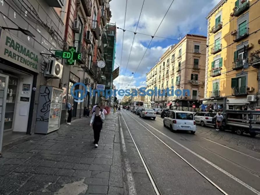 Immagine 3 di Negozio in vendita  in Corso Giuseppe Garibaldi a Napoli