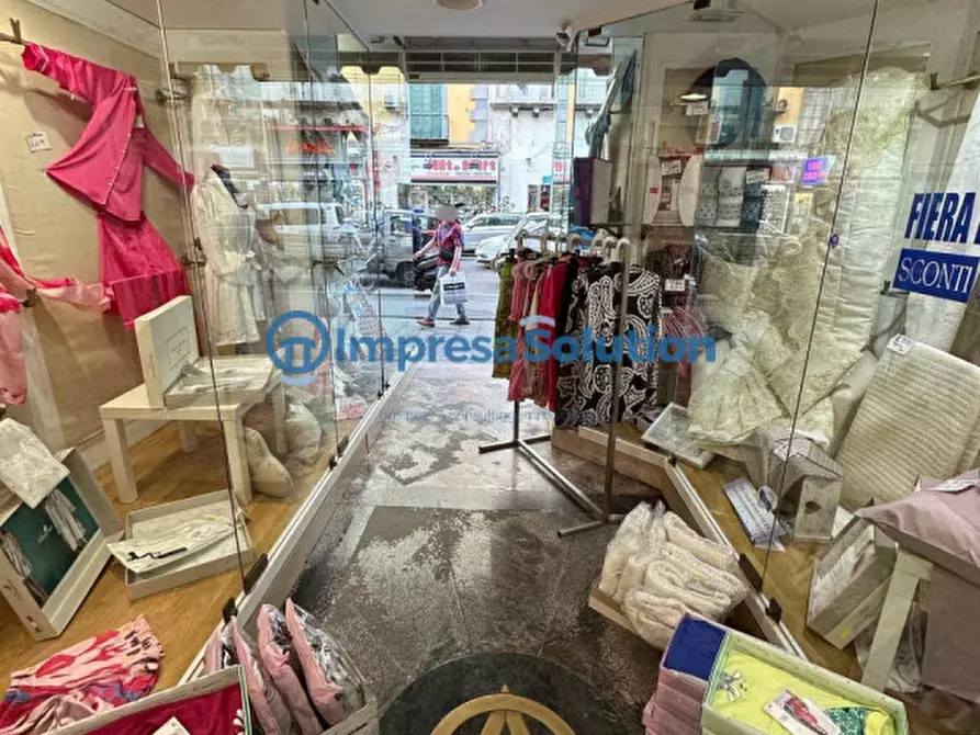 Immagine 7 di Negozio in vendita  in Corso Giuseppe Garibaldi a Napoli