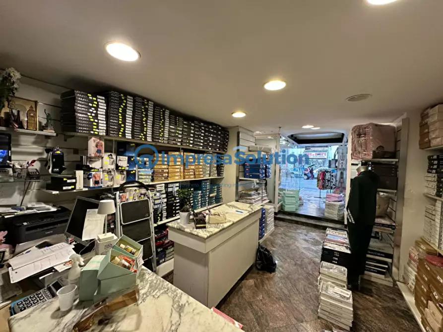 Immagine 13 di Negozio in vendita  in Corso Giuseppe Garibaldi a Napoli