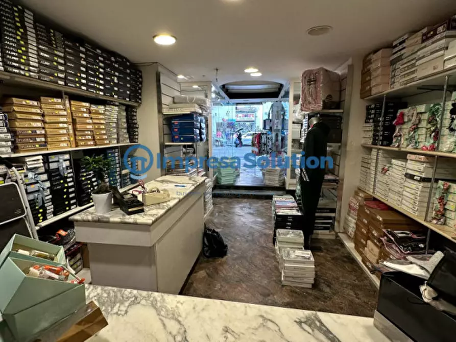 Immagine 14 di Negozio in vendita  in Corso Giuseppe Garibaldi a Napoli