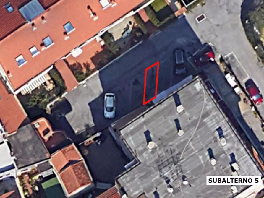 Immagine 1 di Posto auto in vendita  in Via Piave, N. 224 a Vado Ligure