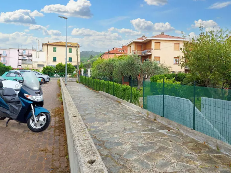 Immagine 9 di Posto auto in vendita  in Via Piave, N. 224 a Vado Ligure