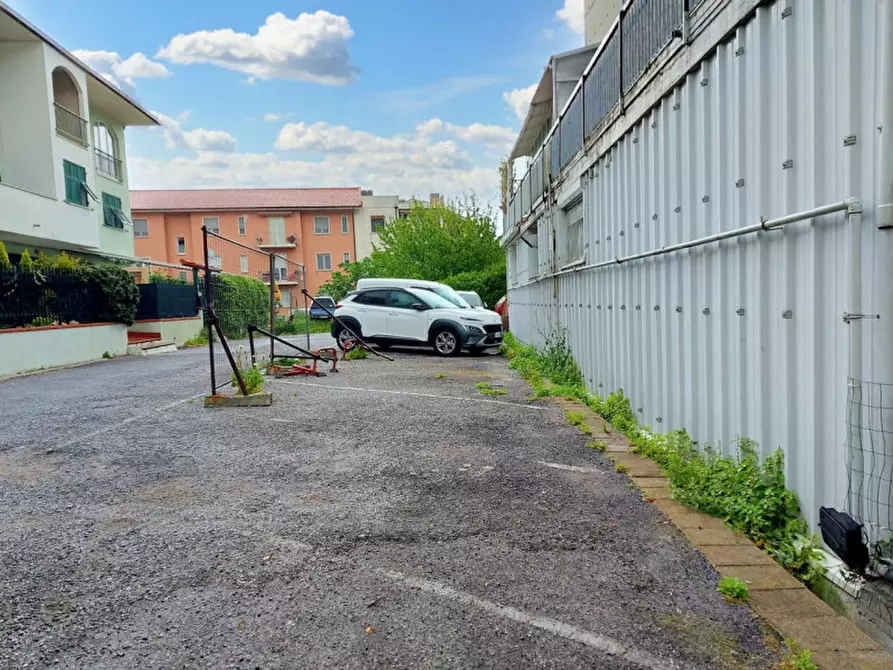 Immagine 4 di Posto auto in vendita  in Via Piave, N. 224 a Vado Ligure