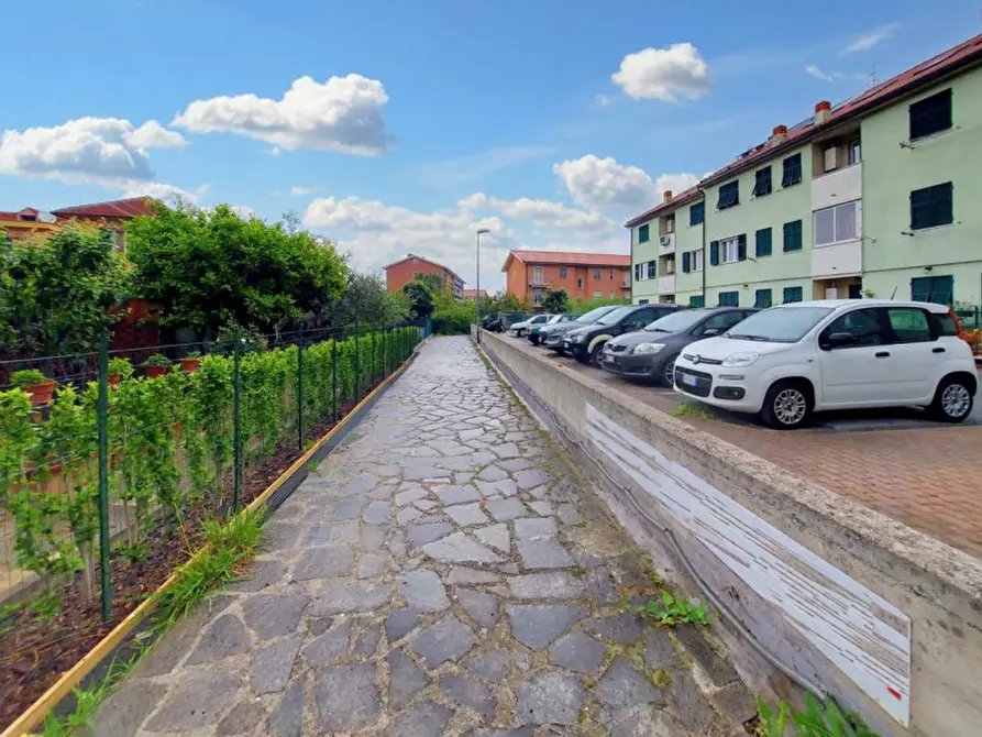 Immagine 8 di Posto auto in vendita  in Via Piave, N. 224 a Vado Ligure