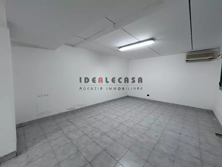 Immagine 13 di Negozio in vendita  in Via Pietro Maroncelli a Padova