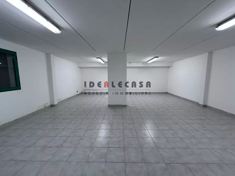 Immagine 14 di Negozio in vendita  in Via Pietro Maroncelli a Padova