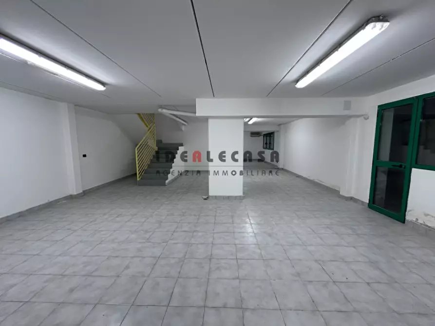 Immagine 15 di Negozio in vendita  in Via Pietro Maroncelli a Padova