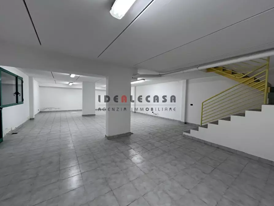 Immagine 17 di Negozio in vendita  in Via Pietro Maroncelli a Padova