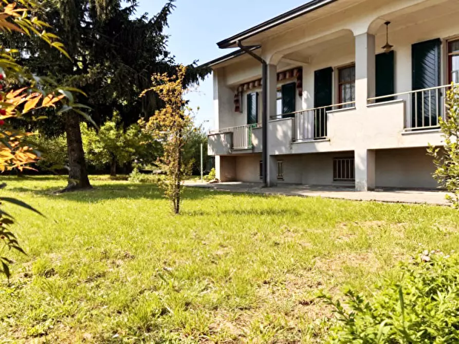 Immagine 4 di Villa in vendita  a Alseno