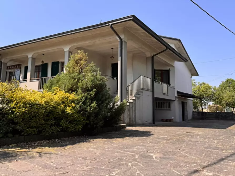 Immagine 5 di Villa in vendita  a Alseno