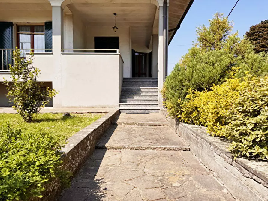 Immagine 6 di Villa in vendita  a Alseno