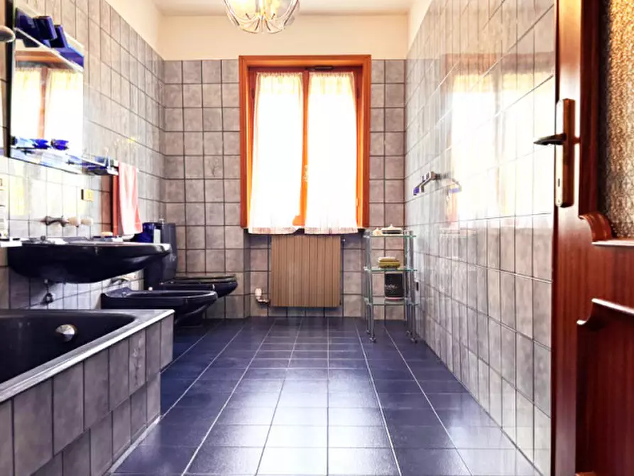 Immagine 18 di Villa in vendita  a Alseno