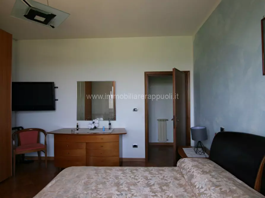 Immagine 11 di Appartamento in vendita  a Montepulciano