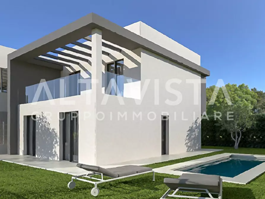 Immagine 1 di Villa in vendita  in Via Monticelli a Soiano Del Lago