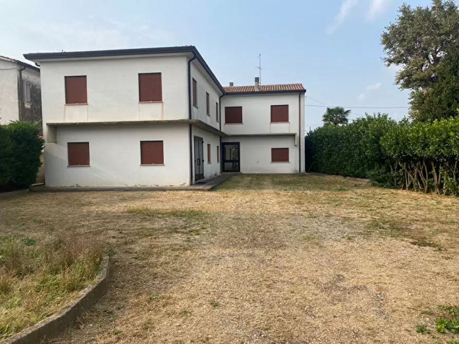 Immagine 1 di Laboratorio in vendita  a Monselice