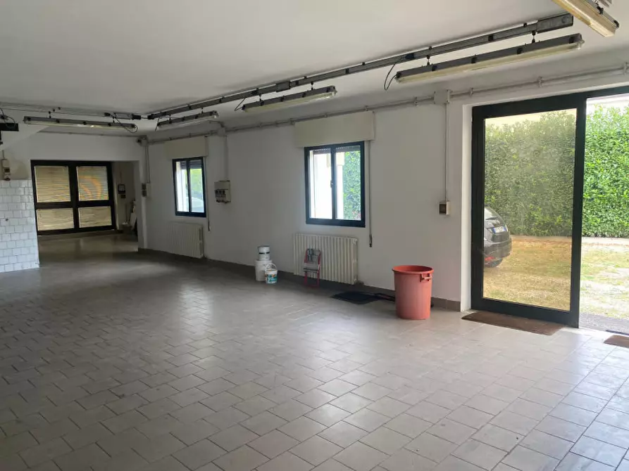 Immagine 2 di Laboratorio in vendita  a Monselice