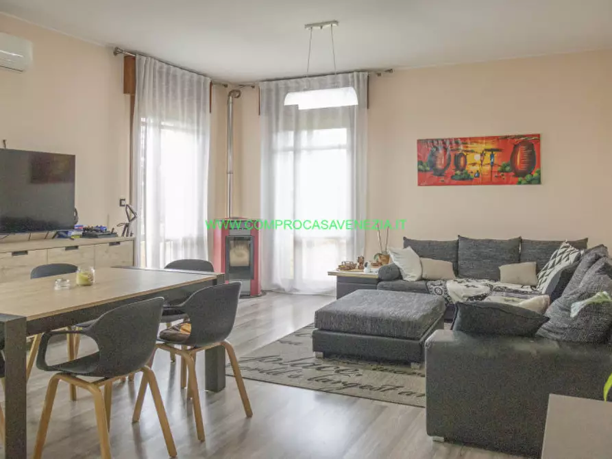 Immagine 6 di Palazzo in vendita  in Favaro V.to a Venezia