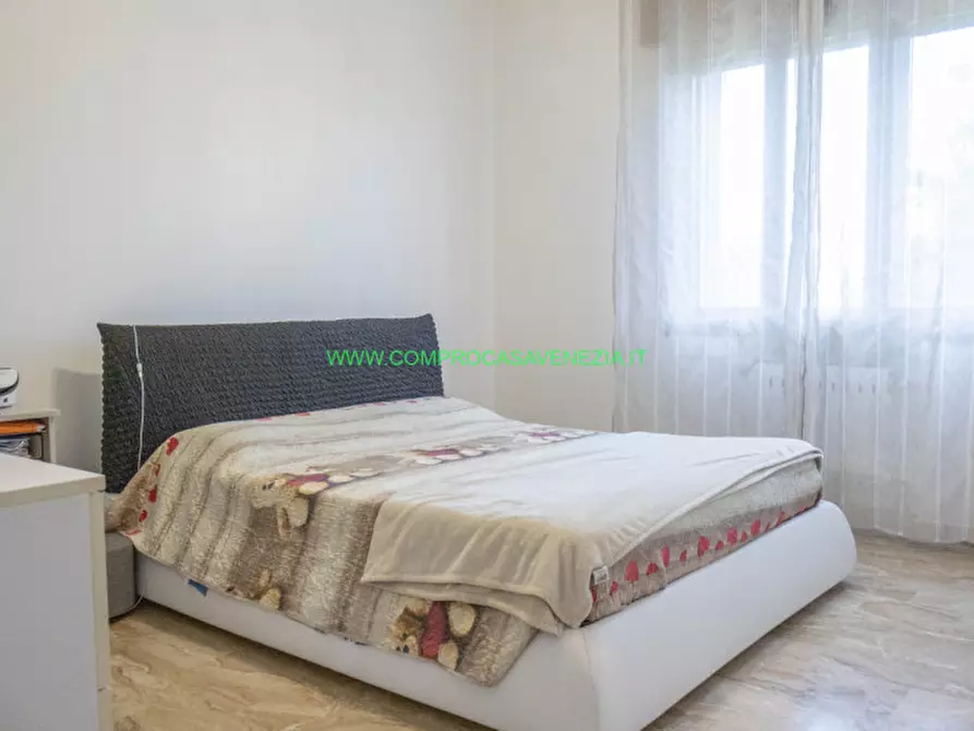 Immagine 10 di Palazzo in vendita  in Favaro V.to a Venezia