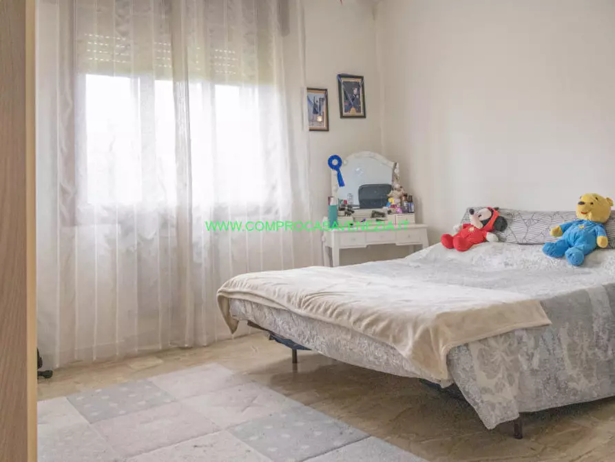 Immagine 12 di Palazzo in vendita  in Favaro V.to a Venezia