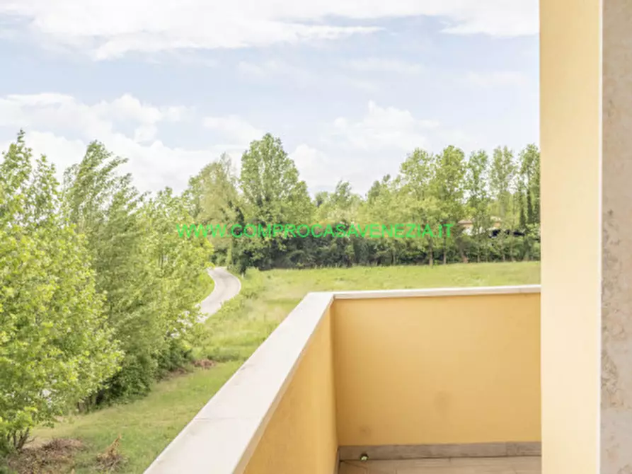 Immagine 24 di Palazzo in vendita  in Favaro V.to a Venezia