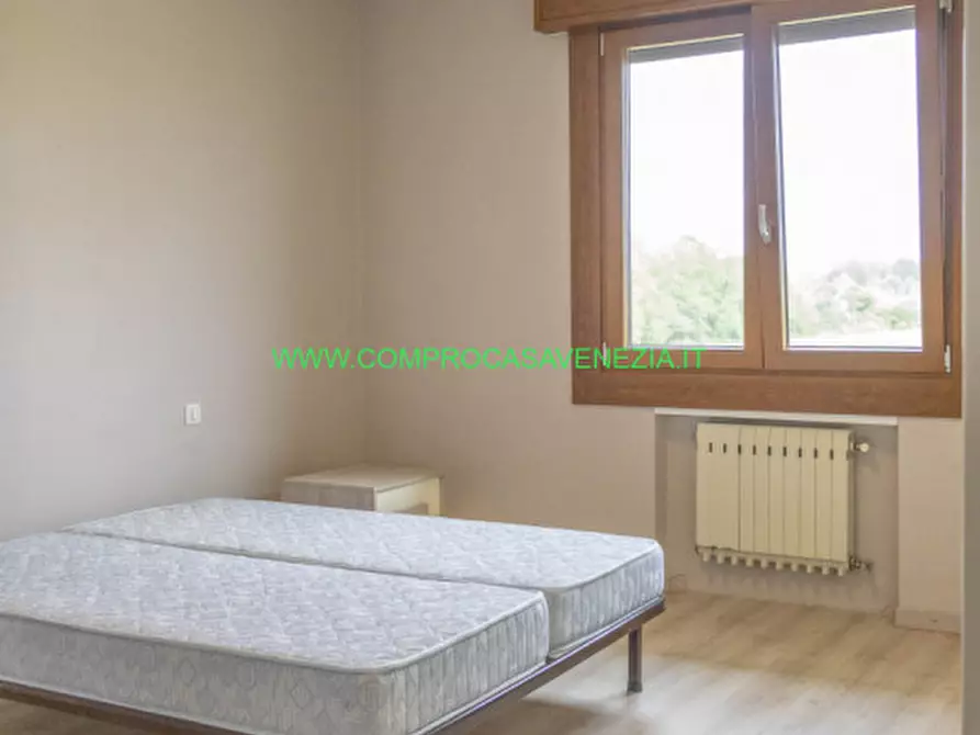 Immagine 25 di Palazzo in vendita  in Favaro V.to a Venezia