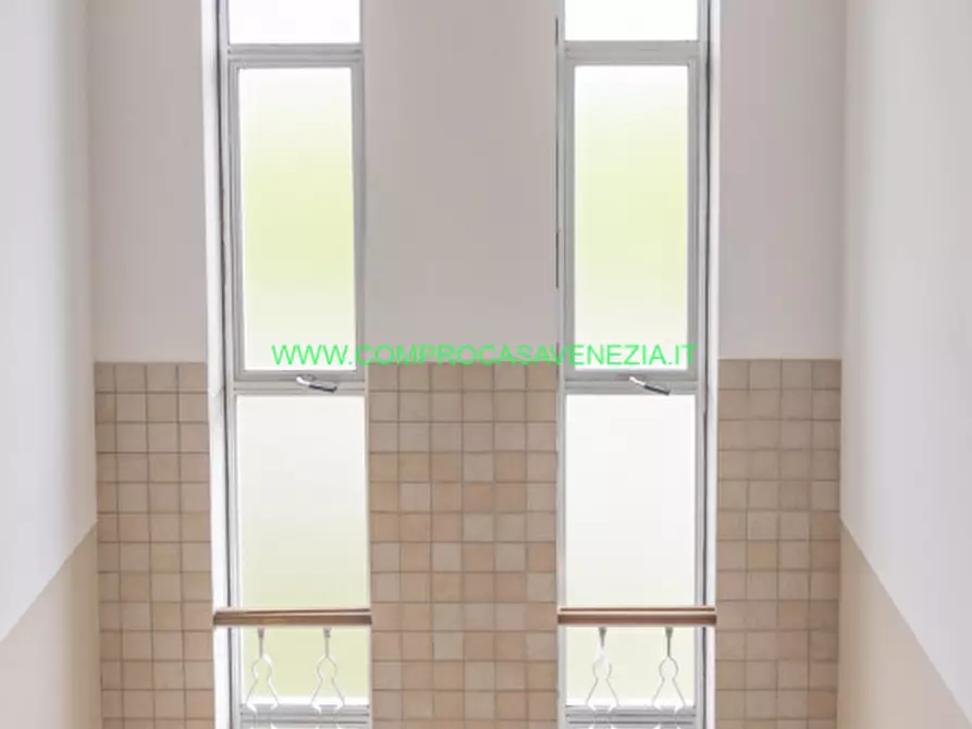 Immagine 31 di Palazzo in vendita  in Favaro V.to a Venezia
