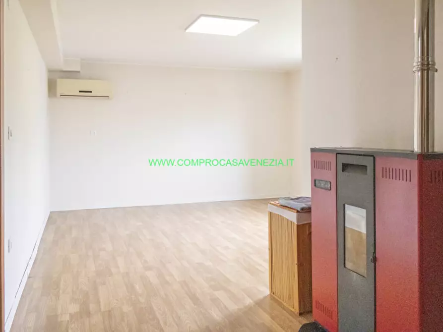 Immagine 32 di Palazzo in vendita  in Favaro V.to a Venezia